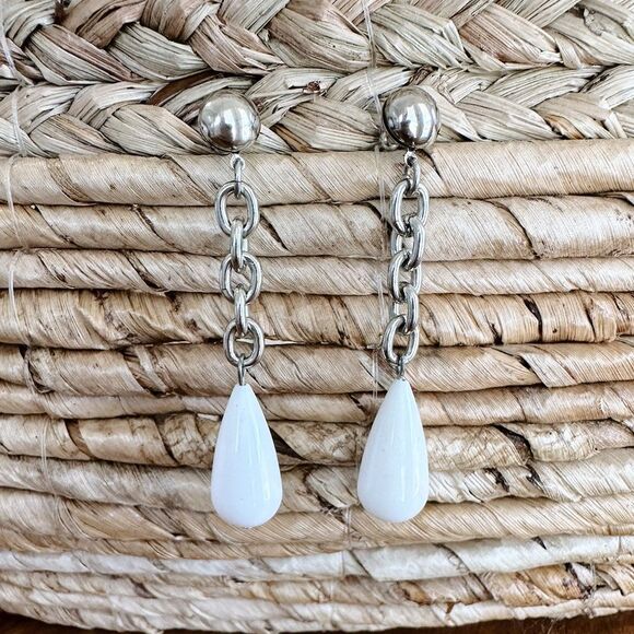 VintageWhite Teardrop Earrings - Picture 1 of 2